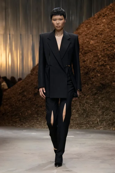 Look 4